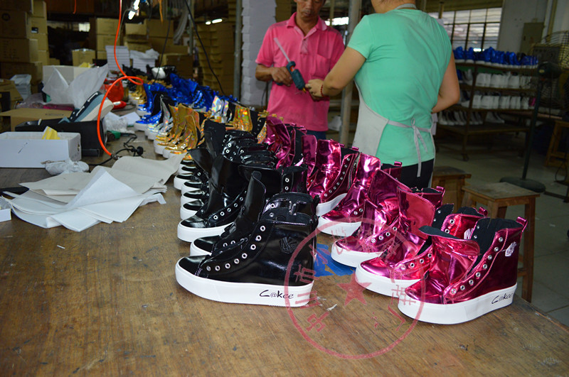 習水鞋業車間 穩就業促發展，打造產業發展新引擎